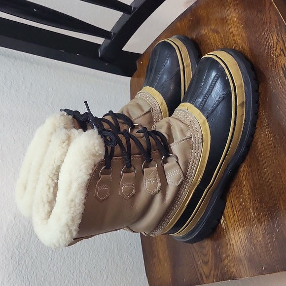 Sorel Caribou Waterproof Felt Lined Snow Boots - Picture 2 of 11